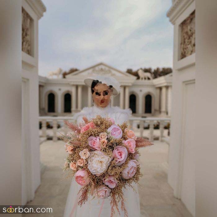 عکاسی عروس و داماد در باغ عمارت با ایده های تازه و خاص