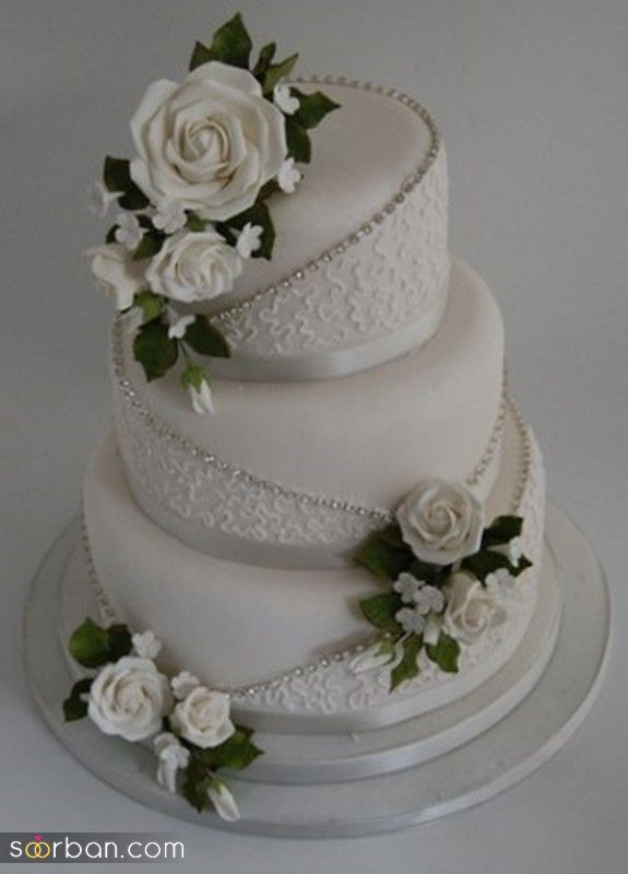 کیک عروسی 1401 به سبک خارجی که بسیار زیبا و خاص میباشد