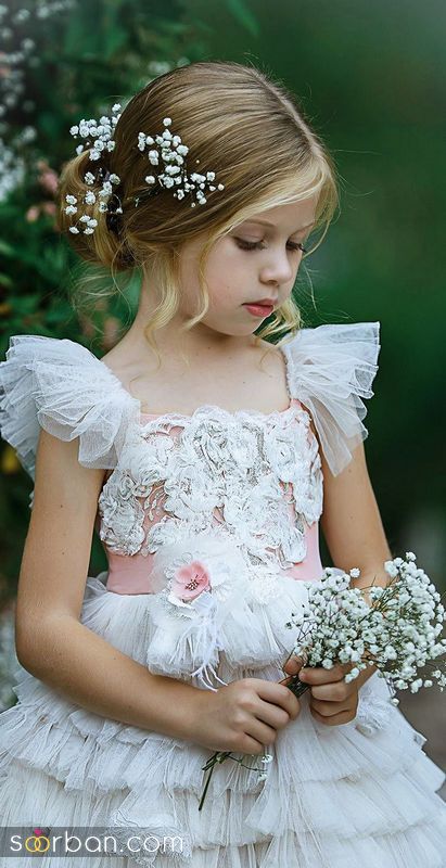 مدل موی دخترانه برای عروسی 1401 خیلی زیبا و تودل برو همراه با گلسرهای شکوفه ای جذاب