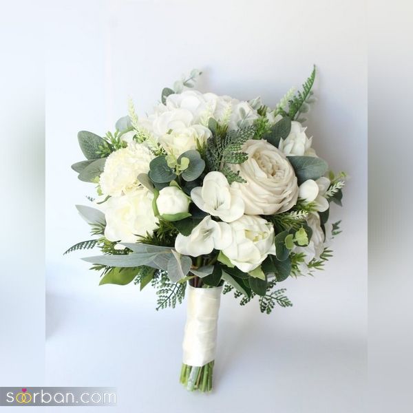 گل عروس 1401 با ترکیب گل های دیگر تزیین شده با رومان/ کنف/ مروارید/ تور