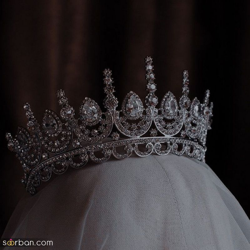 مدل تاج عروس پرنسسی 1402 پرکار و نگین کاری شده بسیار جذاب و لاکچری