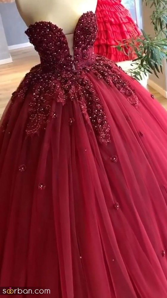 لباس شب یلدا برای عروس 2023; با تم رنگی قرمز که دلبری خاص تو طراحیش هست