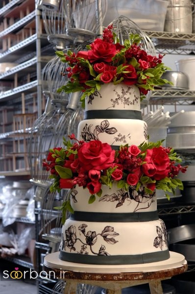 کیک عروسی با تزیین گل رز26