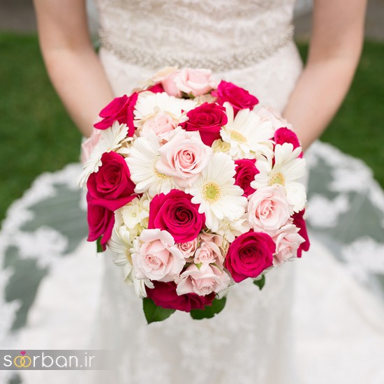 دسته گل عروس بهاری با گل های زیبا و رنگارنگ