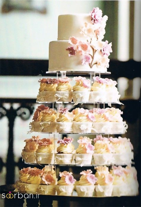 کاپ کیک عروس با تزیین گل و پاپیون