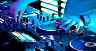 دیجی dj مهمانی و مجالس در اصفهان 