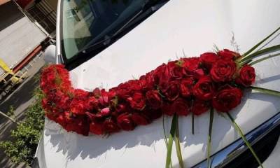 ماشین عروس و دسته گل عروس