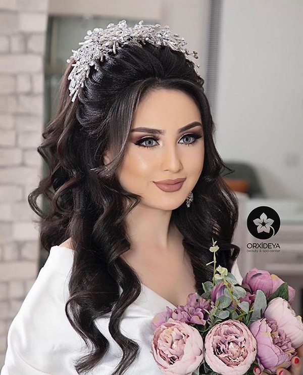  مدل جدید و شیک تاج روی شنیون عروس