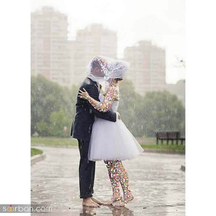 ایده عکاسی عروس و داماد زیر باران زیبا و عاشقانه