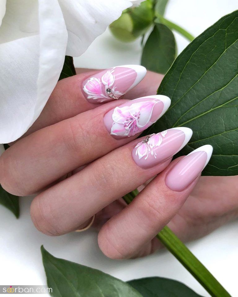 ۶۰ مدل ناخن عروس ۱۴۰۳ برای عقد و عروسی در طرح های ساده و شیک  