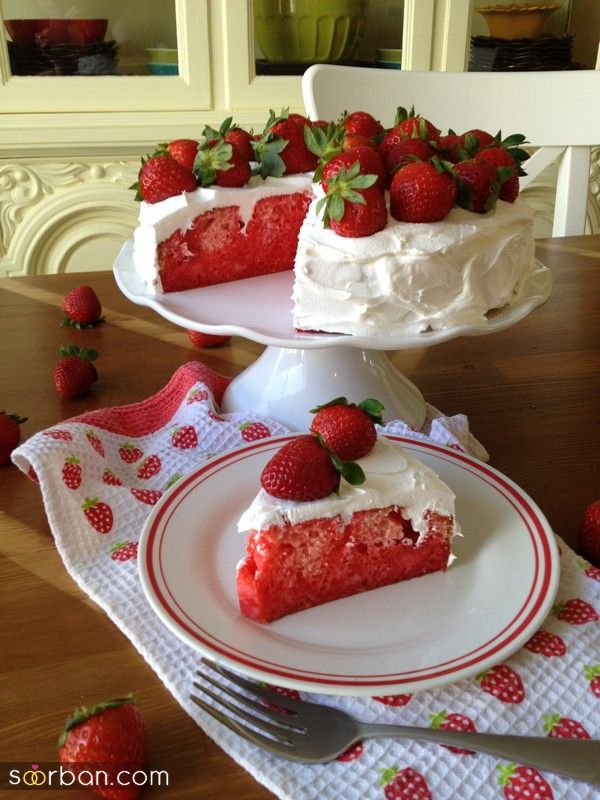 تزیین کیک با خامه 1401 رنگی و سفید جهت گرفتن ایده برای شما عزیزان محترم