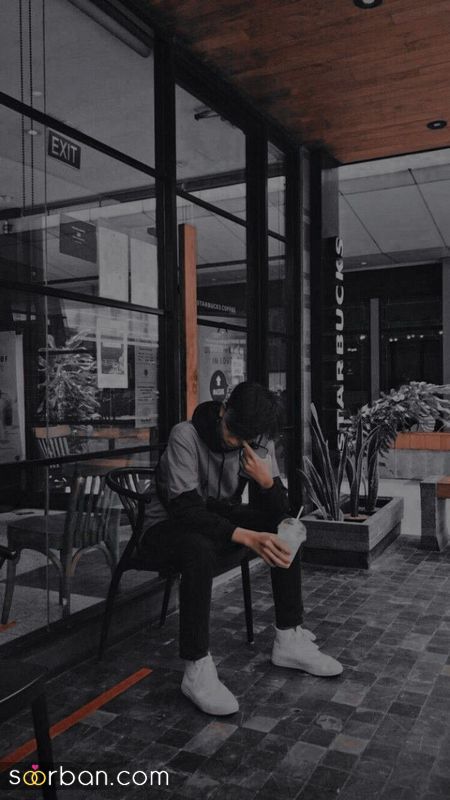 عکس پروفایل غمگین پسرانه بدون متن 1404 تنهایی در حال سیگار کشیدن