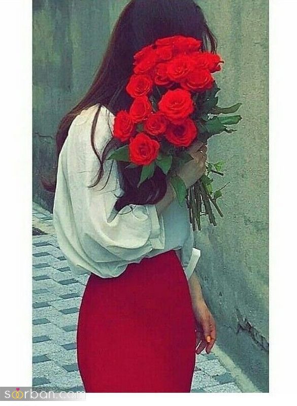 عکس دختر با گل برای پروفایل 1401 خارجی و لاکچری [بدون چهره - فیک] 