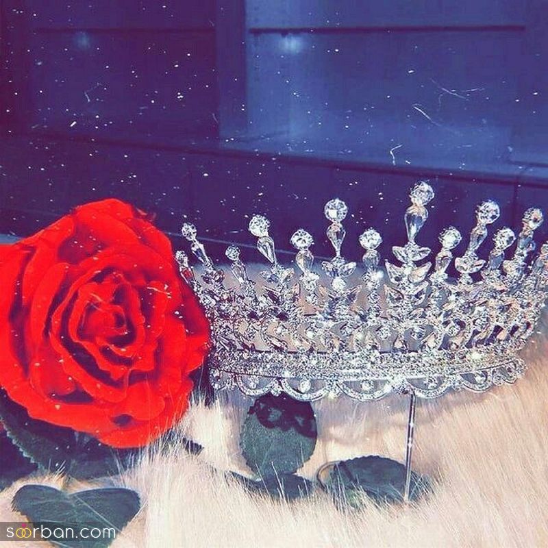 مدل تاج عروس پرنسسی 1402 پرکار و نگین کاری شده بسیار جذاب و لاکچری