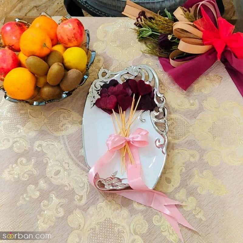 تزیین لبو شب یلدا 1403 به شکلهای واقعا خلاق و جذاب (گل) با قالب های شیرینی