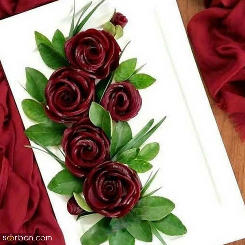تزیین لبو شب یلدا 1403 به شکلهای واقعا خلاق و جذاب (گل) با قالب های شیرینی