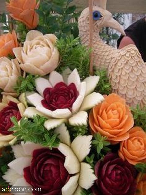 تزیین لبو شب یلدا 1403 به شکلهای واقعا خلاق و جذاب (گل) با قالب های شیرینی
