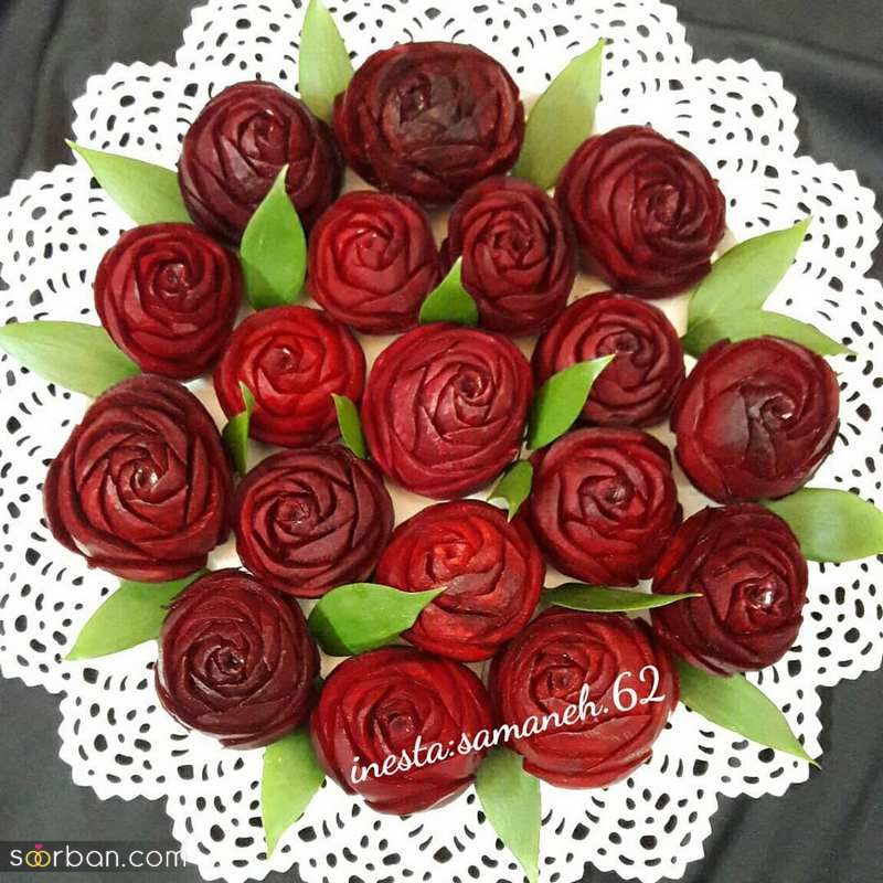 تزیین لبو شب یلدا 1403 به شکلهای واقعا خلاق و جذاب (گل) با قالب های شیرینی