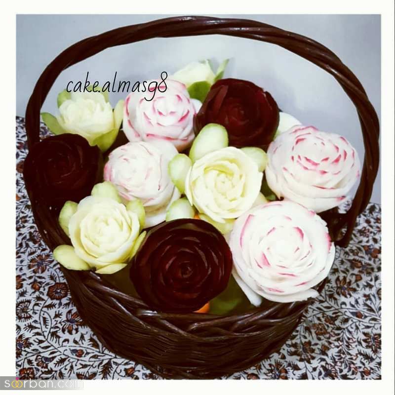 تزیین لبو شب یلدا 1403 به شکلهای واقعا خلاق و جذاب (گل) با قالب های شیرینی