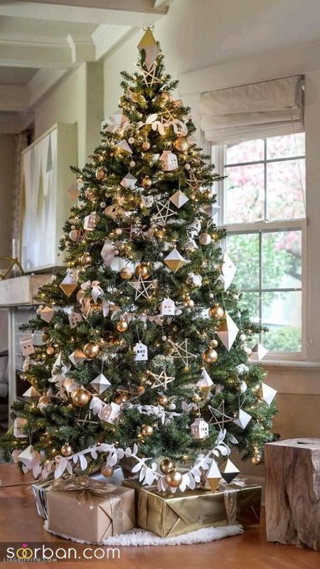 آیا به دنبال ایده برای تزیین درخت کریسمس 1402 هستید (کلیک کنید)