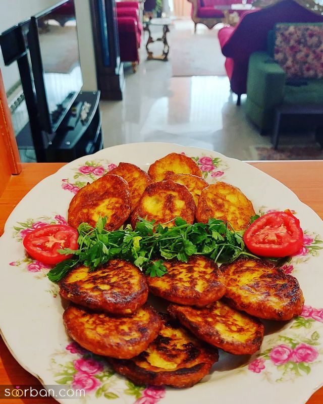 31 مدل تزیین کوکو سیب زمینی 1402؛ مجلسی برای دورهمی و مدرسه [قالبی و رنده شده]