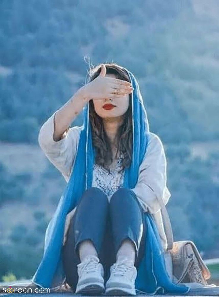 با این ژست عکس نود 2025 همراه مضمون های متنوع آشنا شوید [30 ایده - آتلیه ای] 