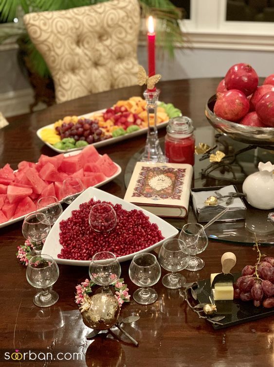 عکس سفره شب یلدا ساده 1403 | تزئین میز شب یلدا سنتی - مدرن و روی کرسی