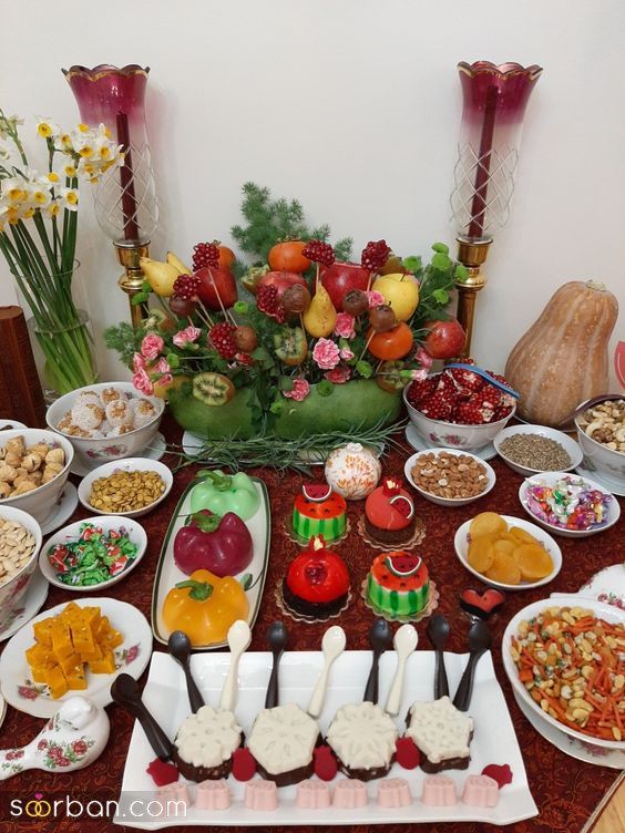 عکس سفره شب یلدا ساده 1403 | تزئین میز شب یلدا سنتی - مدرن و روی کرسی