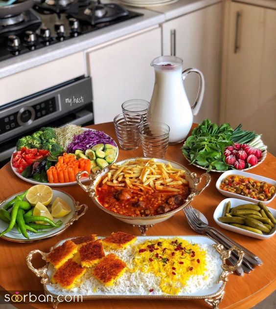 ایده تزئین میز شام 1403 | میز شام برای مهمانی و خودمانی - تزئین غذای مهمونی ایرانی