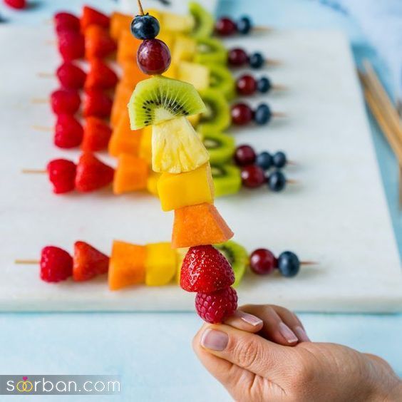 40 ایده تزیین میوه با سیخ چوبی با مدل های خلاقانه برای مهمانی تولد و مدرسه با دیزاینی لاکچری