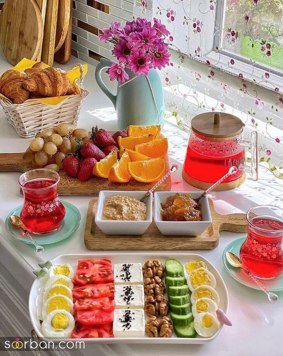 40 ایده تزیین صبحانه شیک و لاکچری بلاگرها با سفره آرایی حیرت بر انگیز