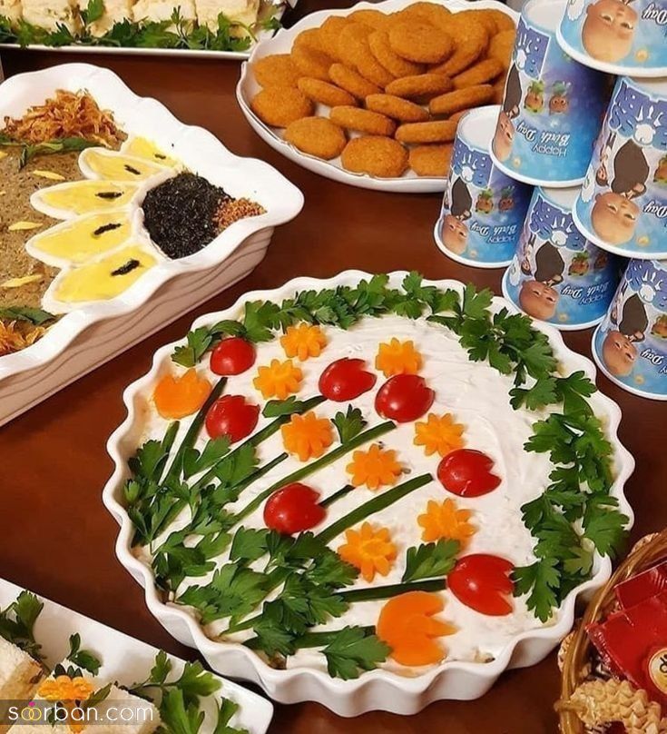 ایده تزیین سالاد الویه ساده جدید؛ جذاب و سریع با خوراکی های دم دستی در انواع مدل ظرف برای مهمانی