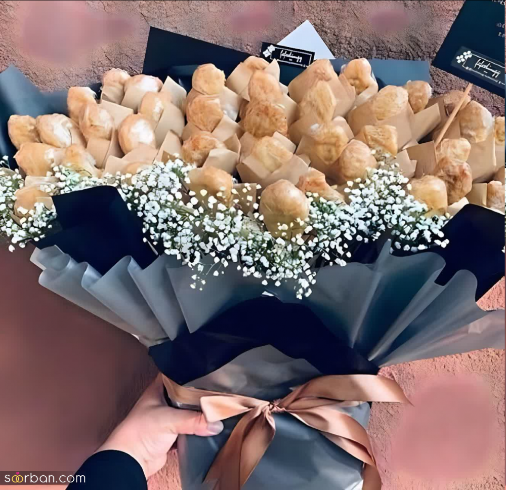 ۶ دسته گل عجیب عروسی که سوژه خنده رسانه ها شد! (تصاویر) از دسته گل جورابی تا دسته گل با کروسان!