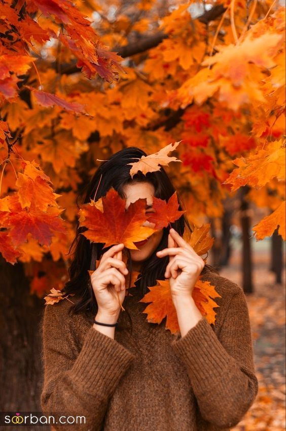 40 مدل ژست عکس با برگ پاییزی دخترانه جدید ساده و خاص با ایده های حرفه ای ناب و جذاب 