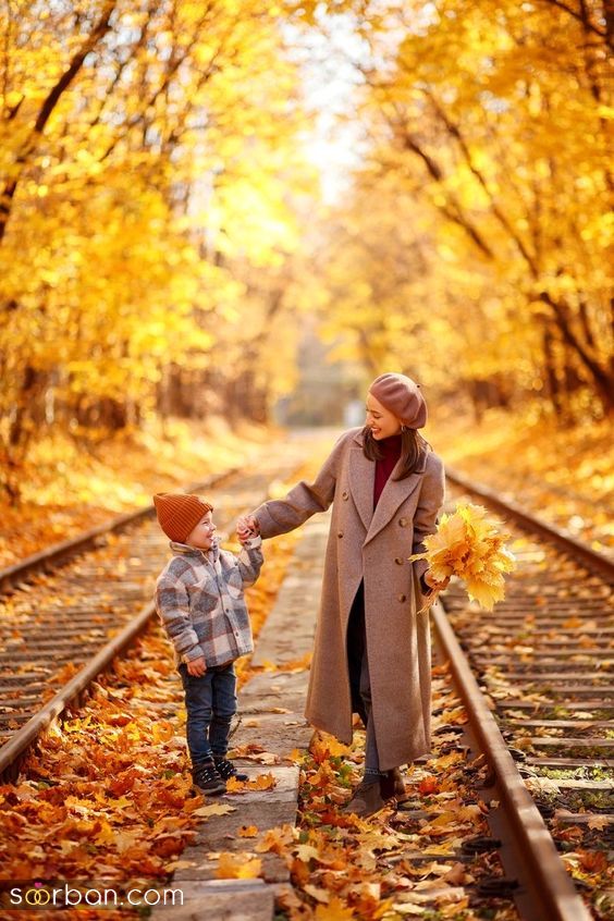 35 مدل ژست عکس پاییزی خانوادگی جذاب خاص و لاکچری برای ثبت لحظات زیبا و خاطره انگیز