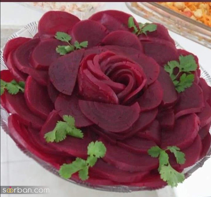 تزیین لبو شب یلدا 1403 به شکلهای واقعا خلاق و جذاب (گل) با قالب های شیرینی