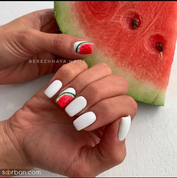 مدل ناخن مخصوص شب یلدا 1403 شیک و جدید - زیباترین ناخن های یلدایی امسال برای خانم های شیک