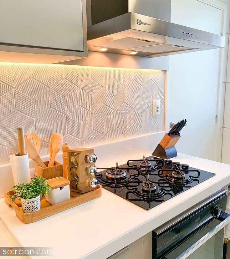 25 ایده تزیین روی کابینت: بهترین راه‌ها برای زیباتر کردن آشپزخانه شما