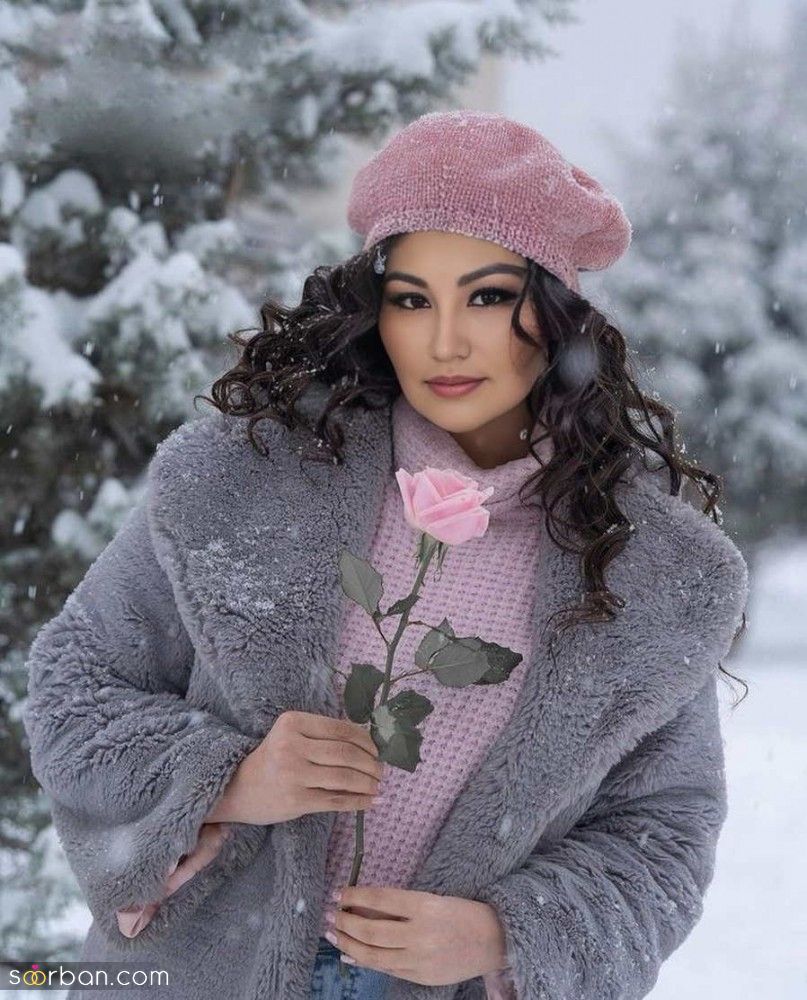 ژست عکاسی دخترونه | 25 ژست عکاسی متنوع دخترونه در طبیعت و خانه برای همه سنین