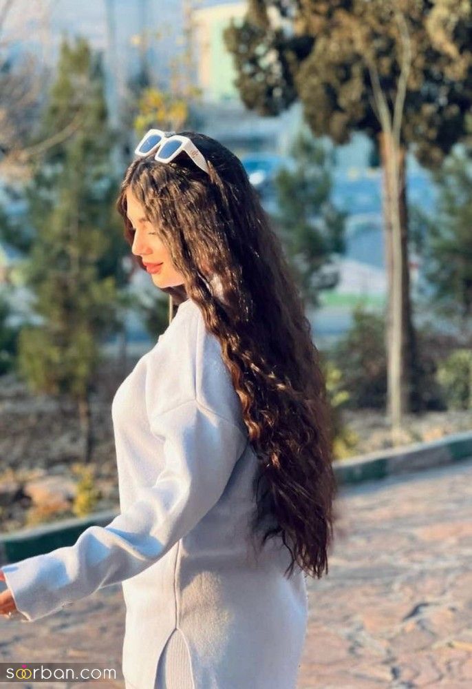 ژست عکاسی دخترونه | 25 ژست عکاسی متنوع دخترونه در طبیعت و خانه برای همه سنین
