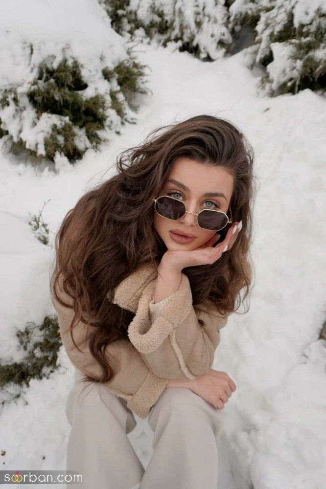 ژست عکاسی دخترونه | 25 ژست عکاسی متنوع دخترونه در طبیعت و خانه برای همه سنین