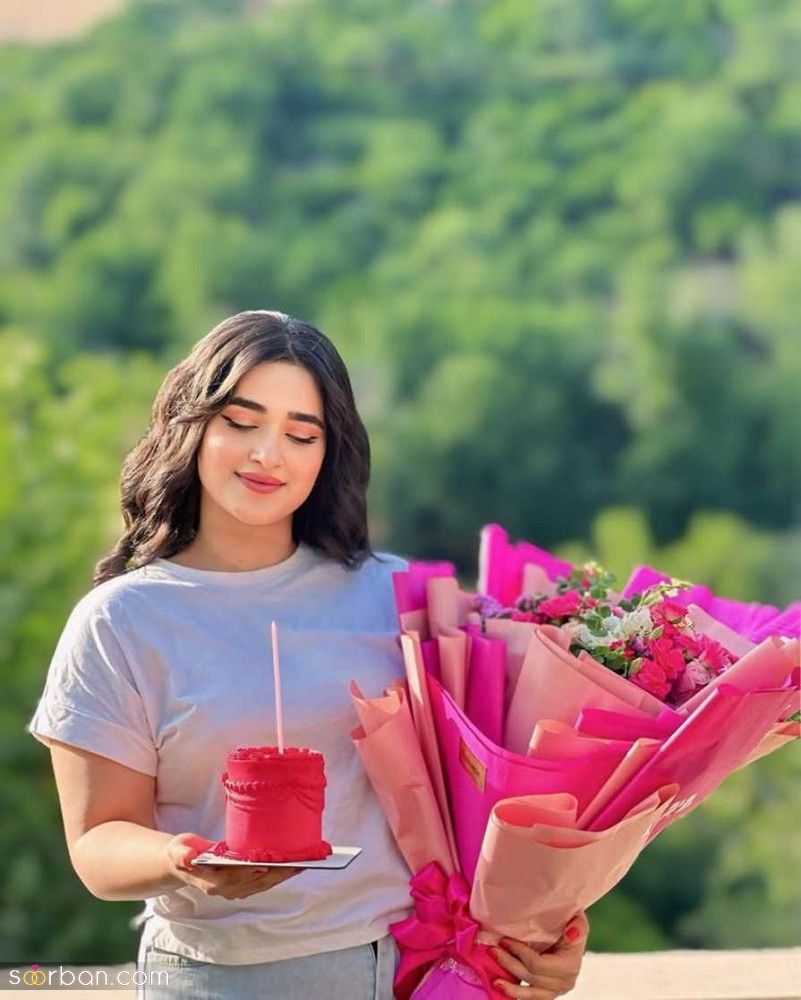 ژست عکاسی دخترونه | 25 ژست عکاسی متنوع دخترونه در طبیعت و خانه برای همه سنین