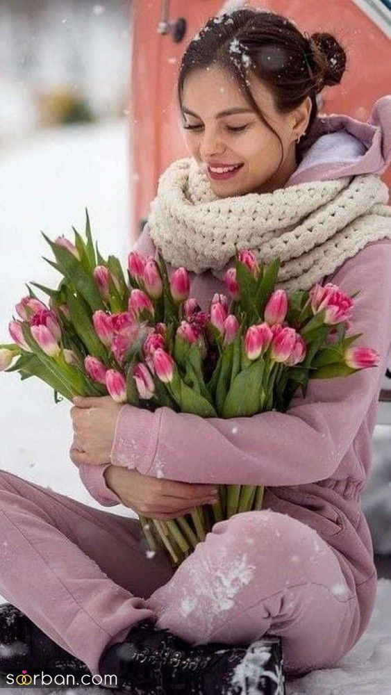ژست عکاسی دخترونه | 25 ژست عکاسی متنوع دخترونه در طبیعت و خانه برای همه سنین
