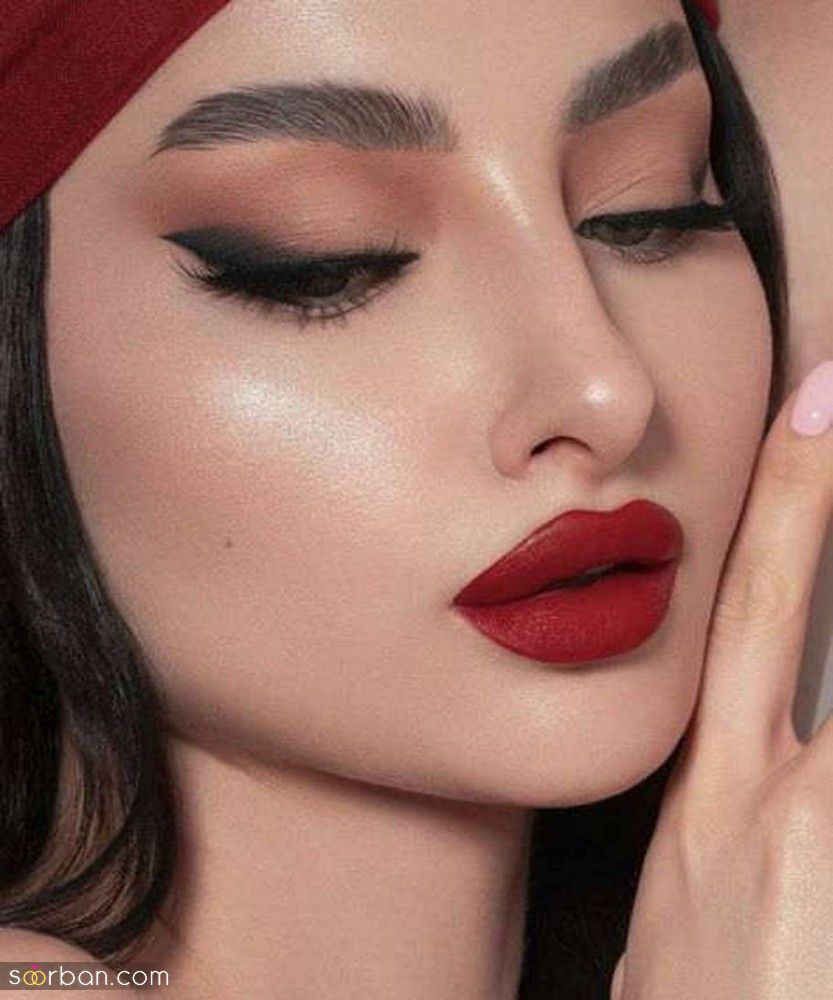آرایش خاص دخترونه | جلوه ای منحصر به فرد با آرایش خاص دخترونه برای عروسی و مجالس 1404