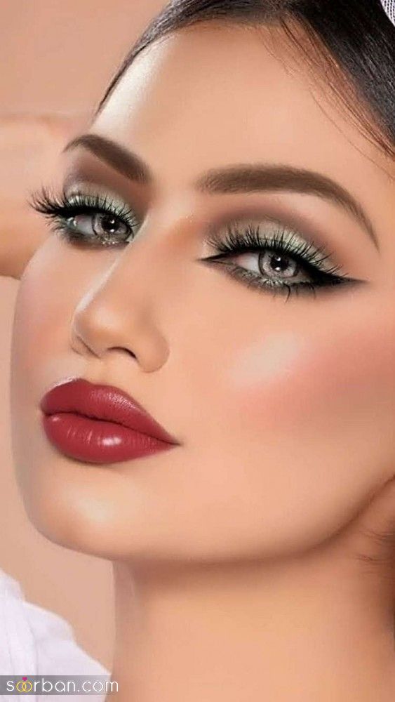 آرایش خاص دخترونه | جلوه ای منحصر به فرد با آرایش خاص دخترونه برای عروسی و مجالس 1404