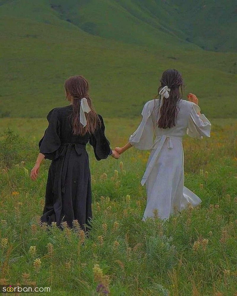 ژست عکس دونفره با دوست صمیمی | ایده برای ژست عکس دونفره با دوست صمیمی و رفاقتی 1404 بسیار راحت و جذاب