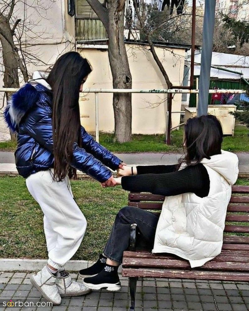 ژست عکس دونفره با دوست صمیمی | ایده برای ژست عکس دونفره با دوست صمیمی و رفاقتی 1404 بسیار راحت و جذاب