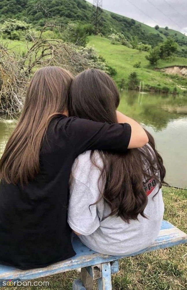 ژست عکس دونفره با دوست صمیمی | ایده برای ژست عکس دونفره با دوست صمیمی و رفاقتی 1404 بسیار راحت و جذاب
