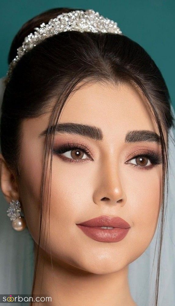 میکاپ لایت ترند | جدیدترین مدل میکاپ لایت ترند ۲۰۲۵ برای زیبایی منحصربه فرد