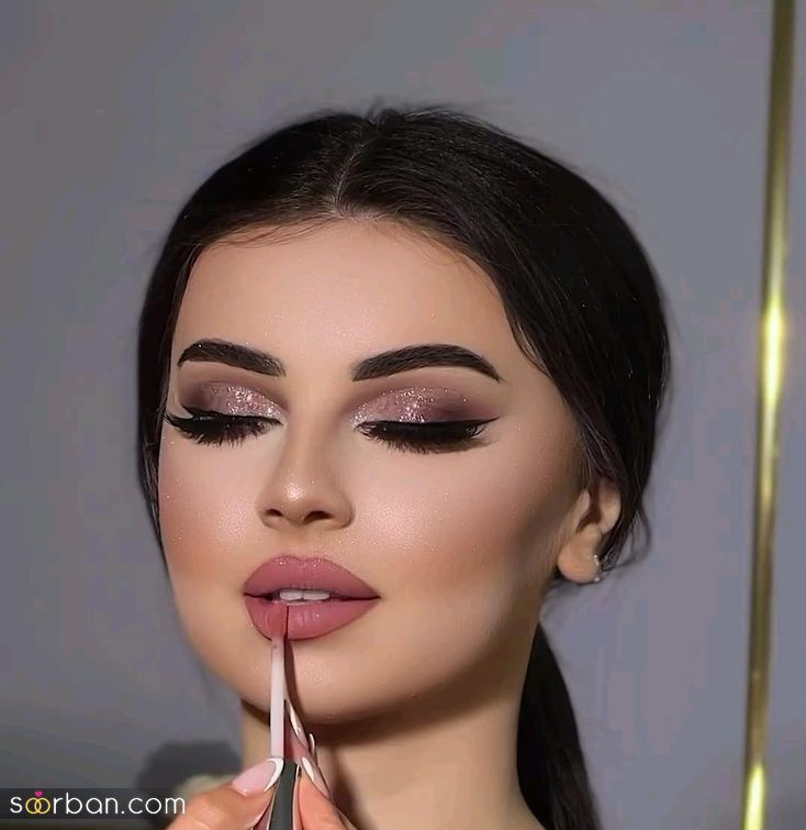 آرایش چشم اکلیلی | ایده های ساده و خلاقانه آرایش چشم اکلیلی که تبدیل به زیباترین دختر میشی!